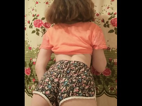 ❤️ Sexy jonge babe dy't har koarte broek op 'e kamera útstrielet ️ Russyske porno by porno fy.com-milf-300.ru ❌